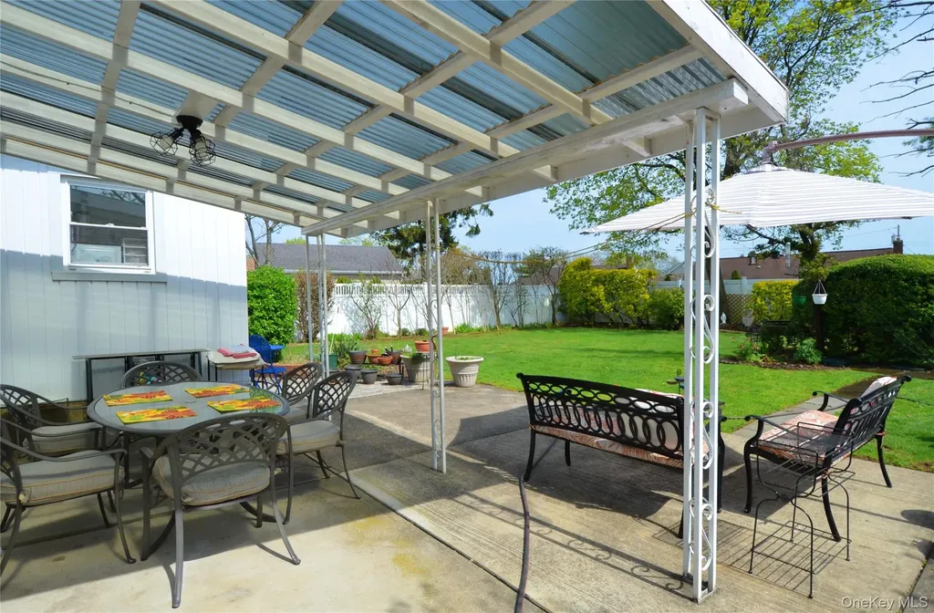 262 Cherry Place East Meadow NY 11554