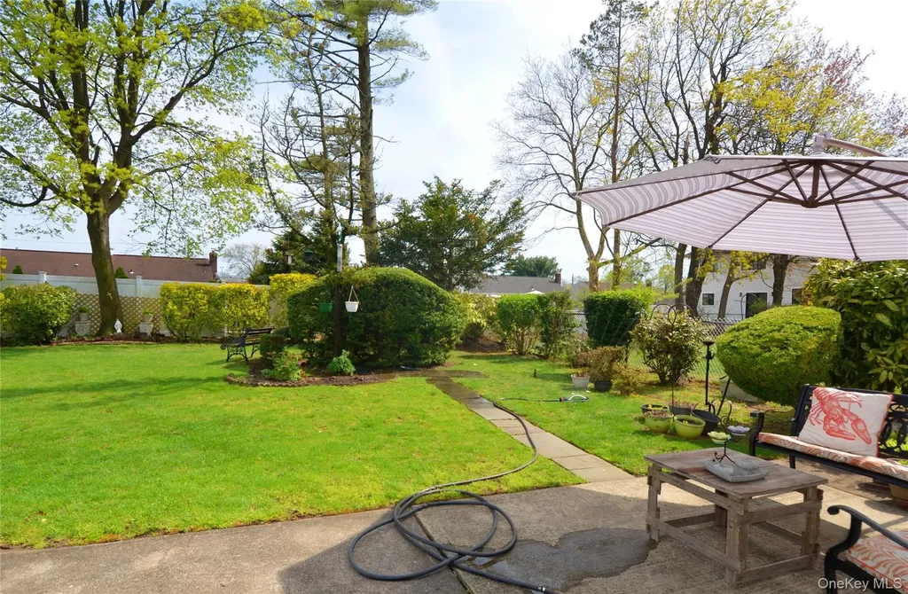 262 Cherry Place East Meadow NY 11554