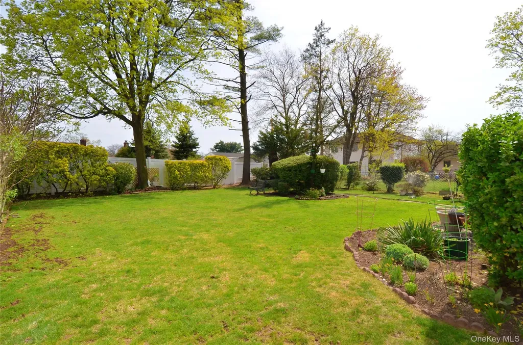 262 Cherry Place East Meadow NY 11554