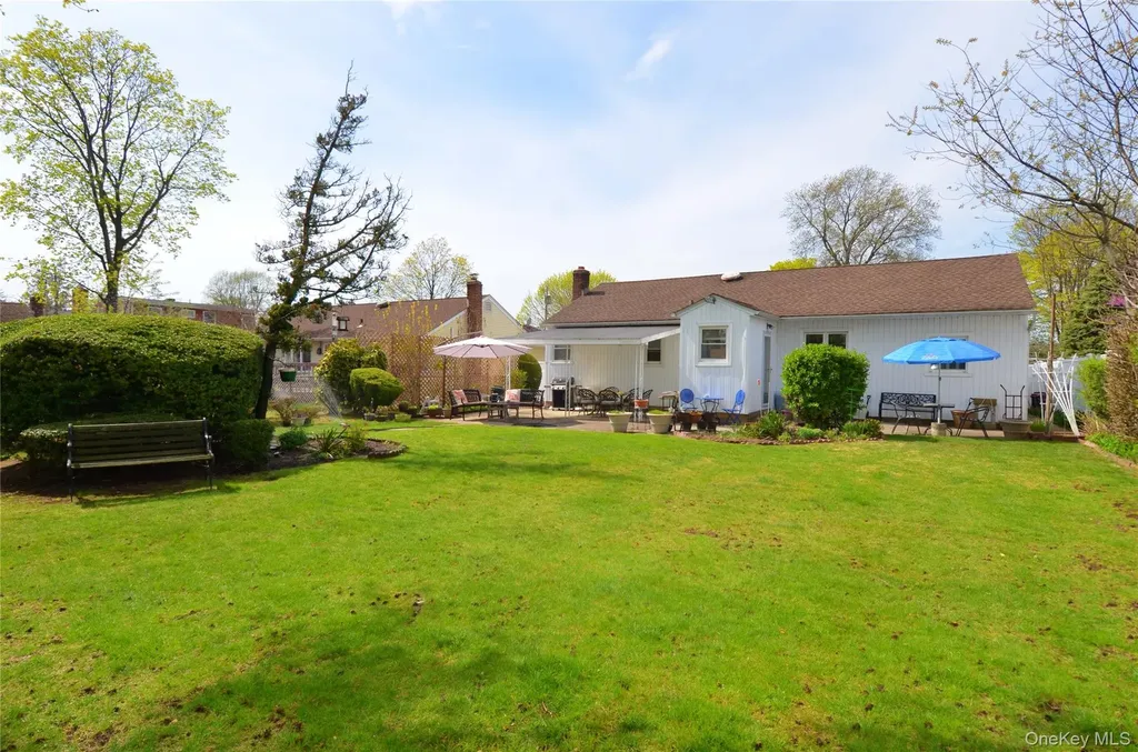 262 Cherry Place East Meadow NY 11554