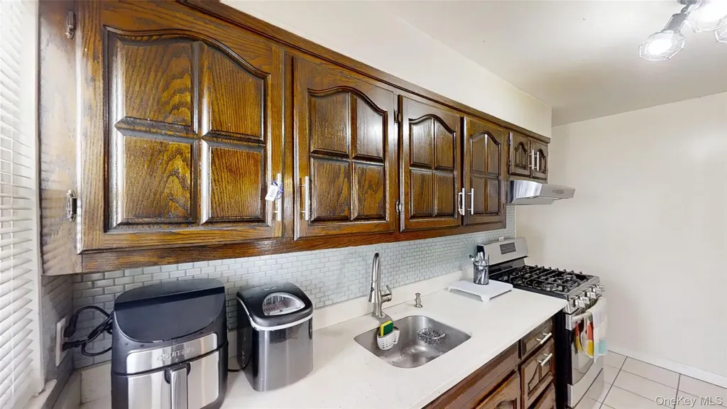 262 Cherry Place East Meadow NY 11554