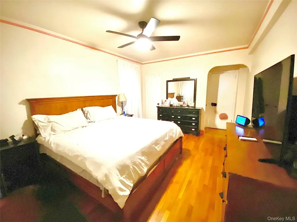 190 E Mosholu Parkway S Bronx NY 10458