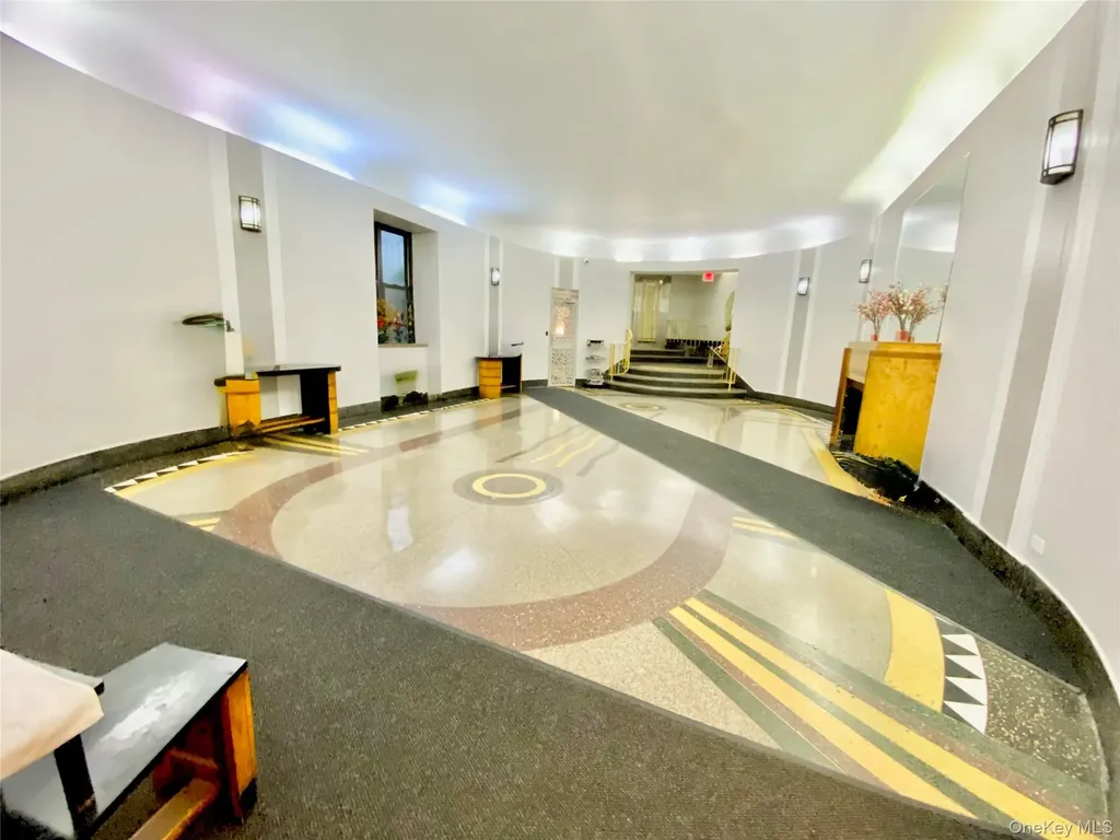 190 E Mosholu Parkway S Bronx NY 10458