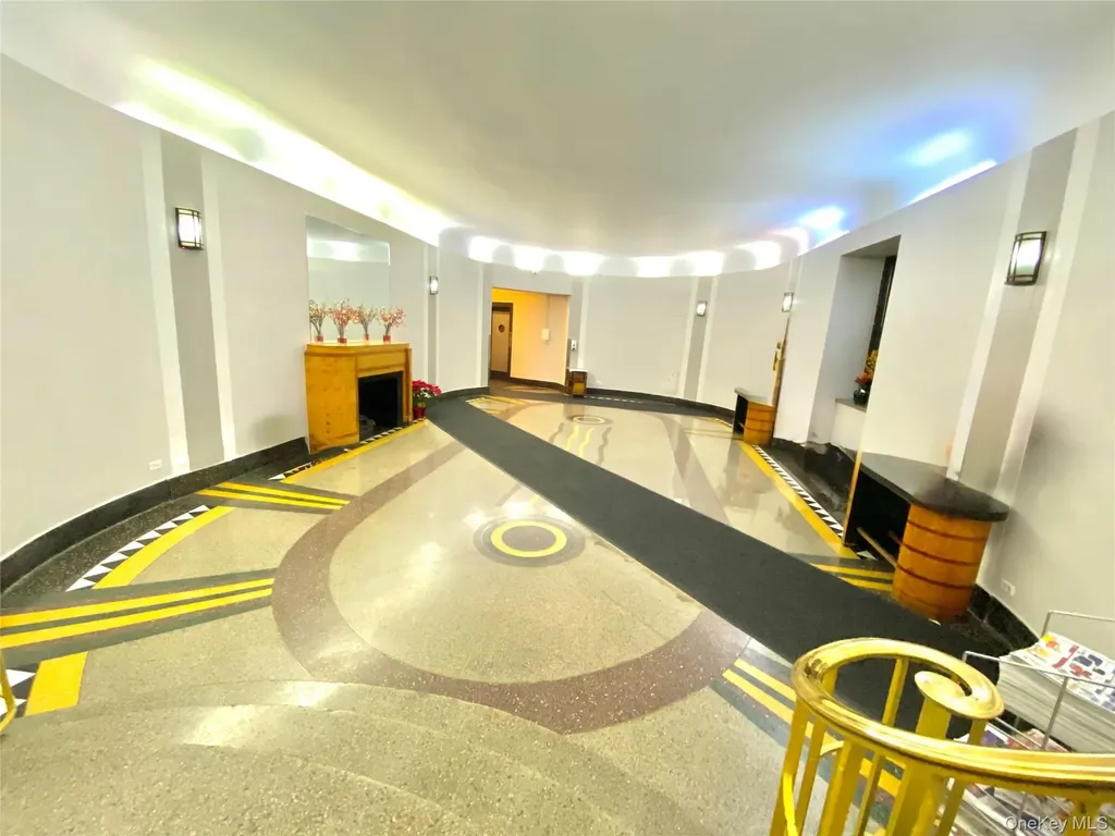 190 E Mosholu Parkway S Bronx NY 10458