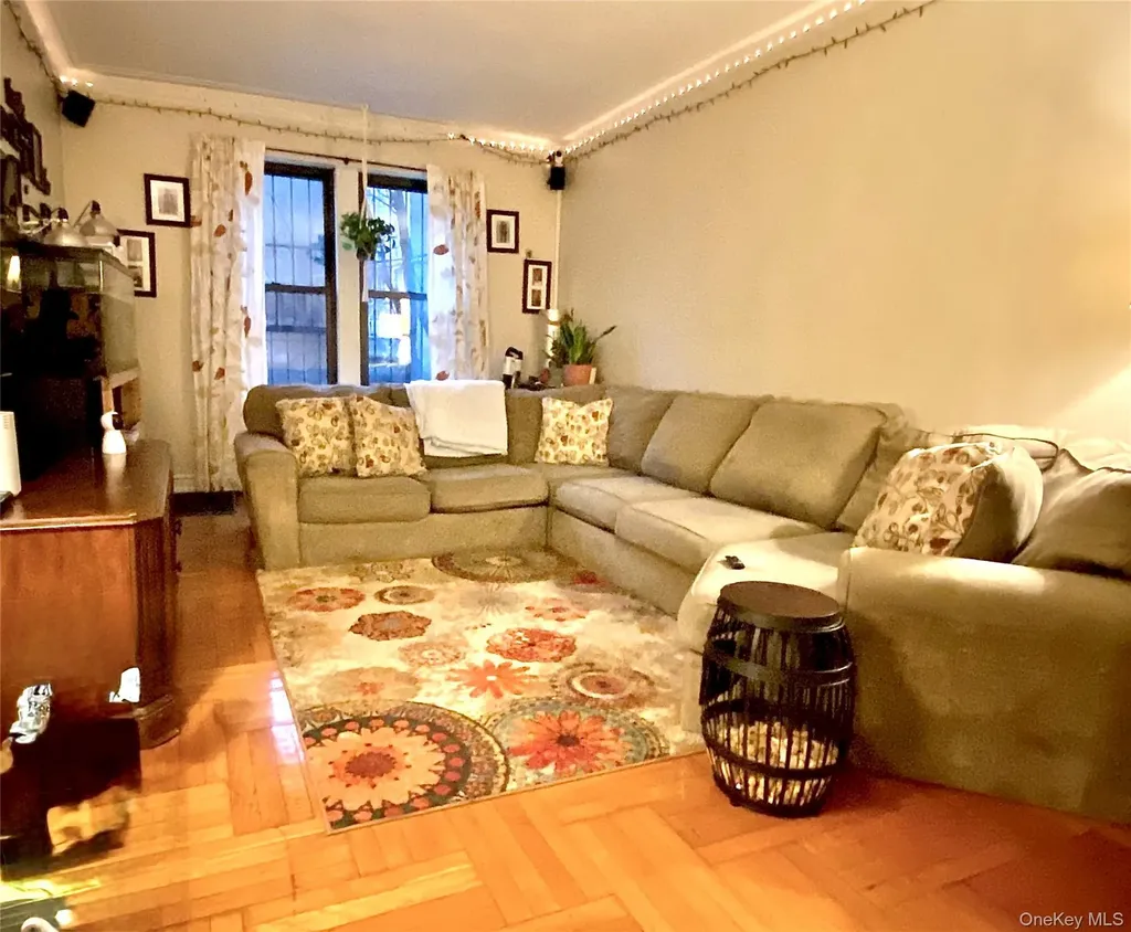 190 E Mosholu Parkway S Bronx NY 10458