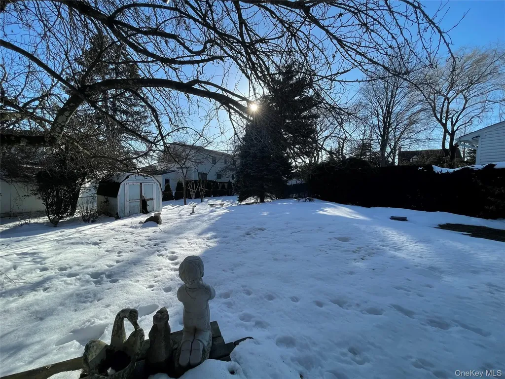 840 Robin Court Baldwin NY 11510