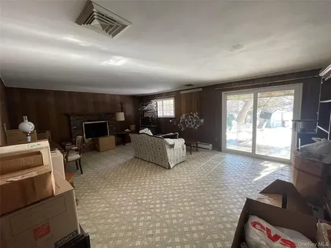 840 Robin Court Baldwin NY 11510