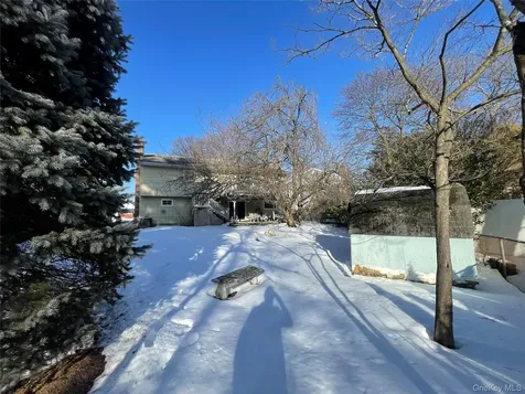 840 Robin Court Baldwin NY 11510