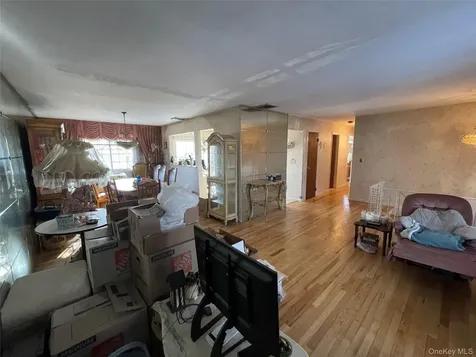 840 Robin Court Baldwin NY 11510