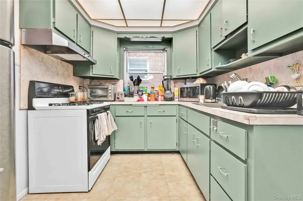 2327 28th Street Astoria NY 11105