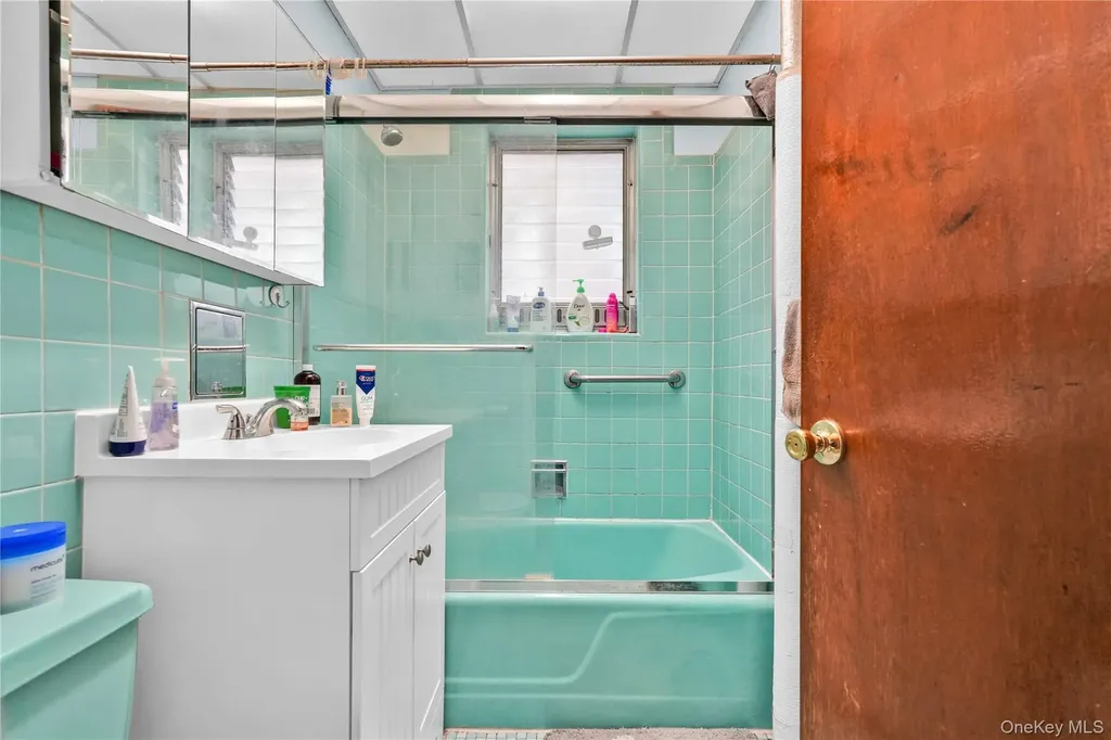 2327 28th Street Astoria NY 11105