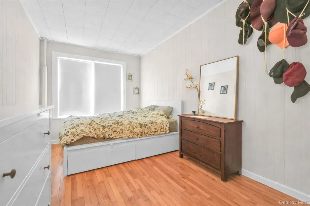 2327 28th Street Astoria NY 11105