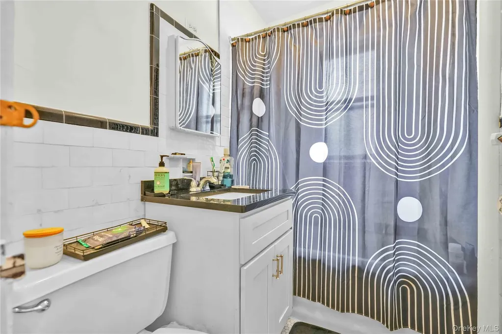 2327 28th Street Astoria NY 11105