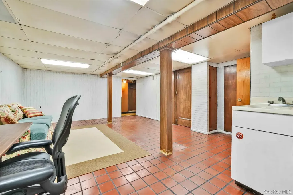 2327 28th Street Astoria NY 11105