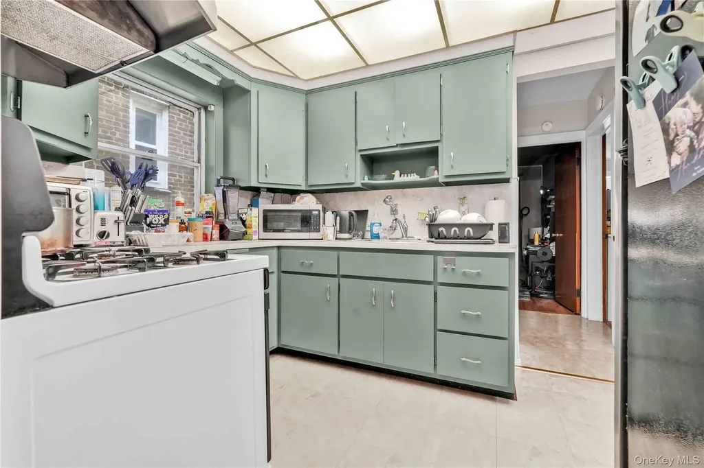 2327 28th Street Astoria NY 11105