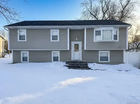 76 Woodland Avenue Central Islip NY 11722