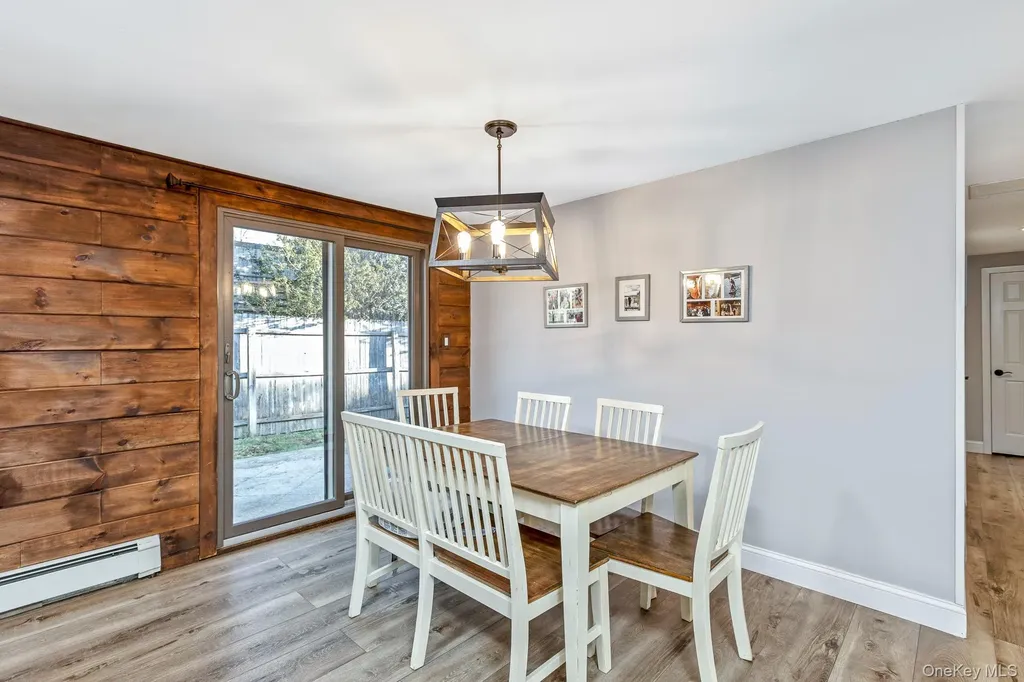 5 Longleaf Lane Medford NY 11763
