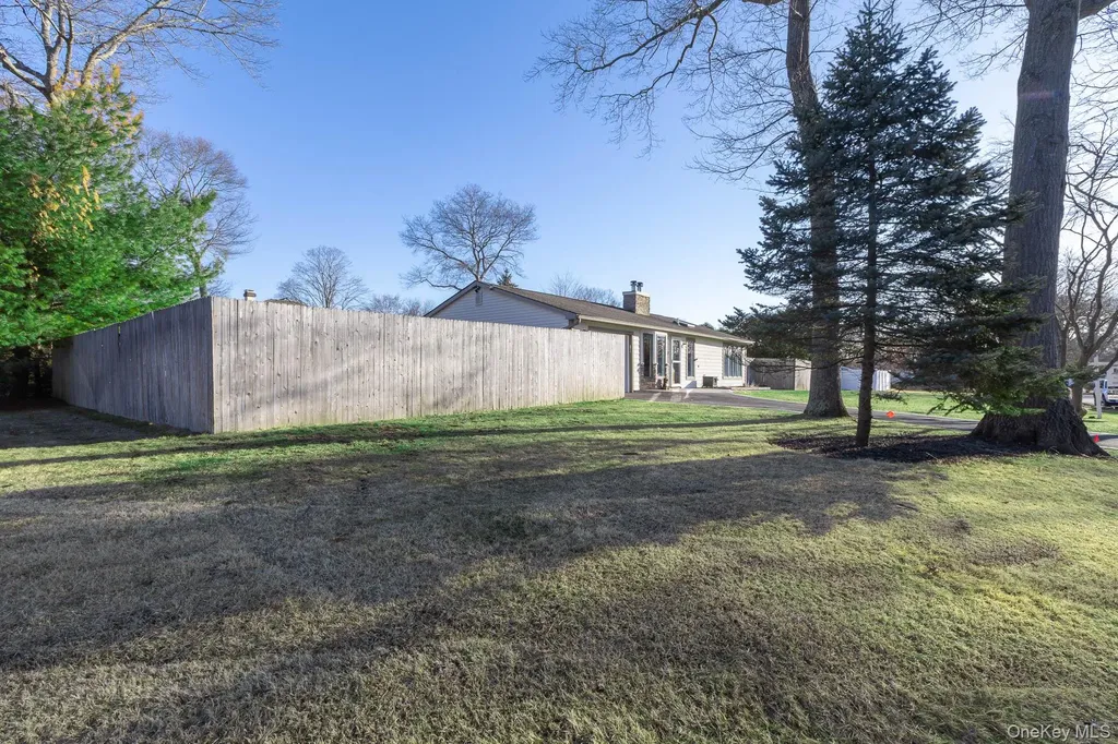 5 Longleaf Lane Medford NY 11763