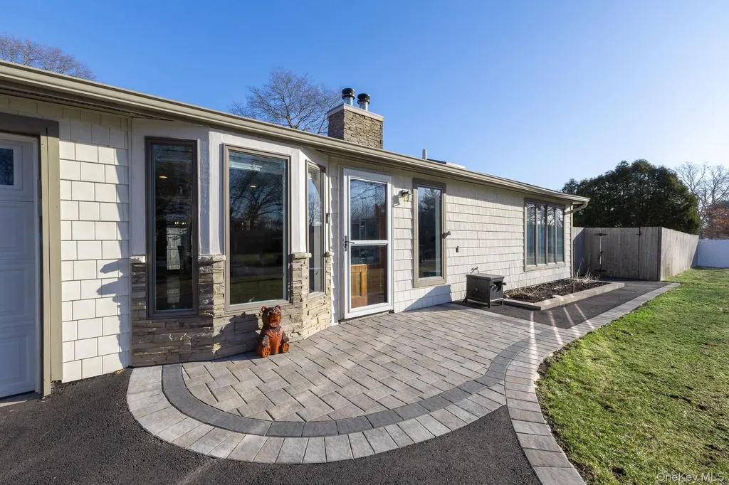 5 Longleaf Lane Medford NY 11763