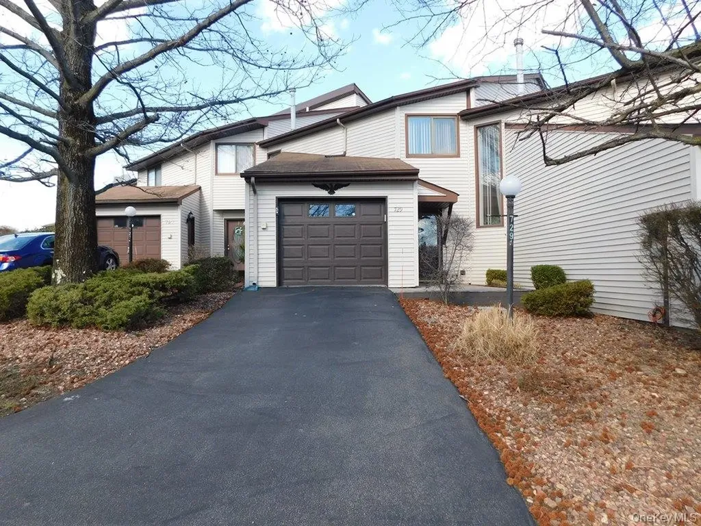729 Hewitt Lane New Windsor NY 12553