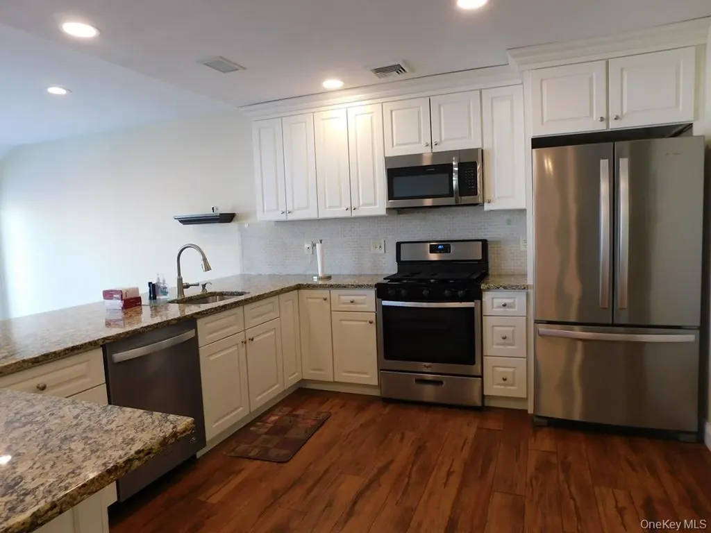 729 Hewitt Lane New Windsor NY 12553