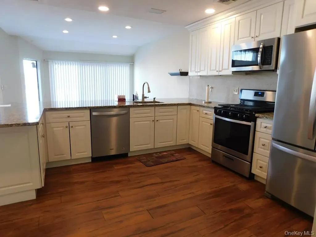 729 Hewitt Lane New Windsor NY 12553