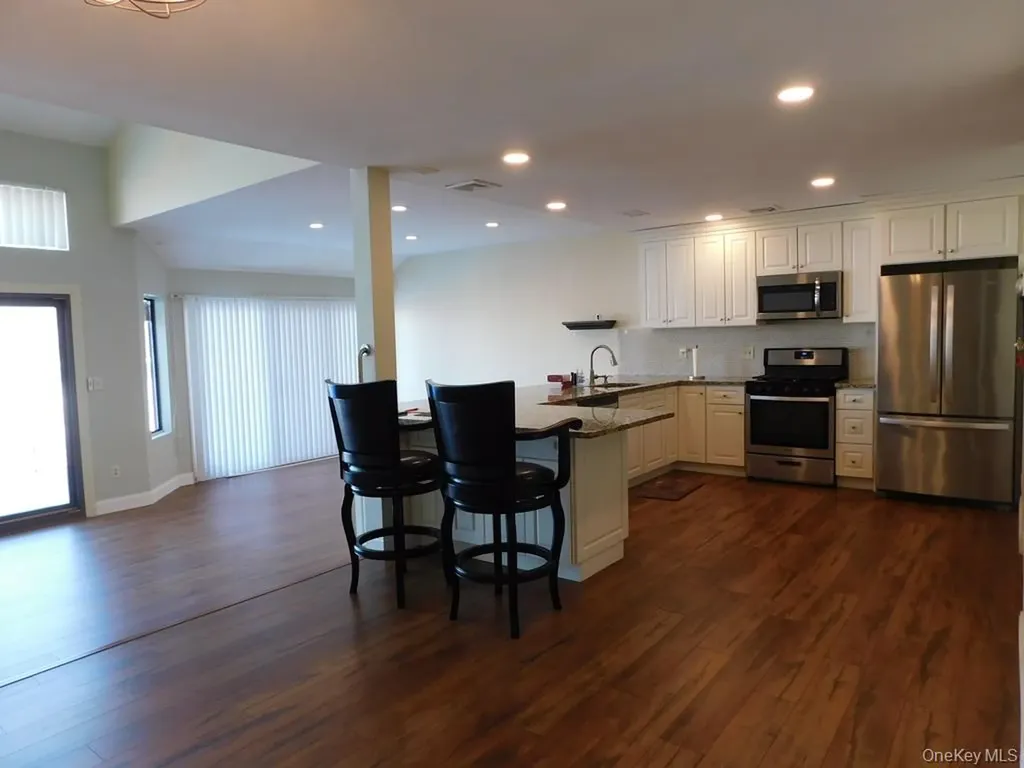 729 Hewitt Lane New Windsor NY 12553