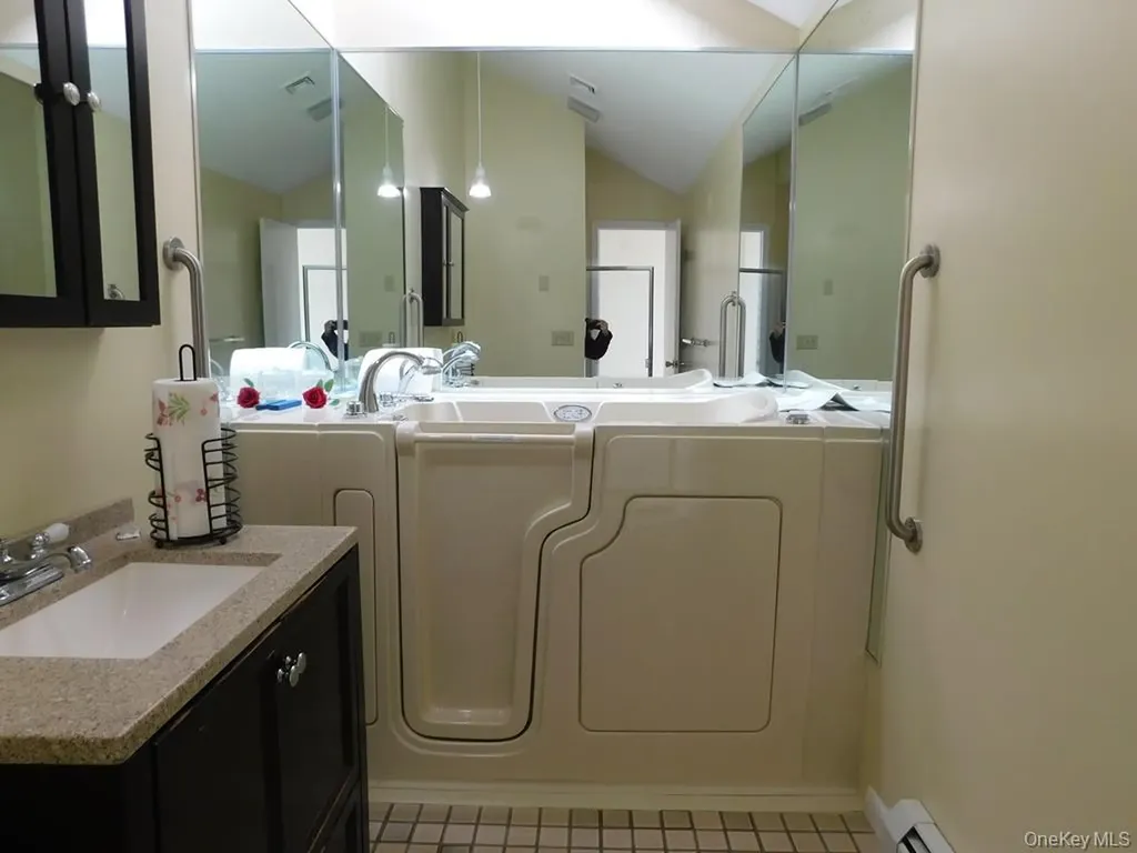 729 Hewitt Lane New Windsor NY 12553