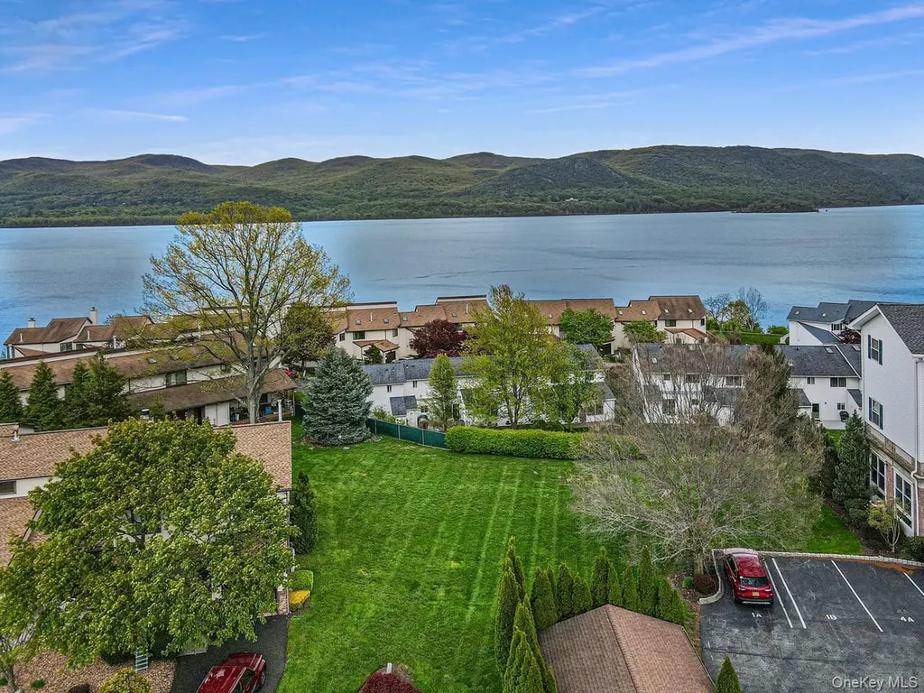 729 Hewitt Lane New Windsor NY 12553
