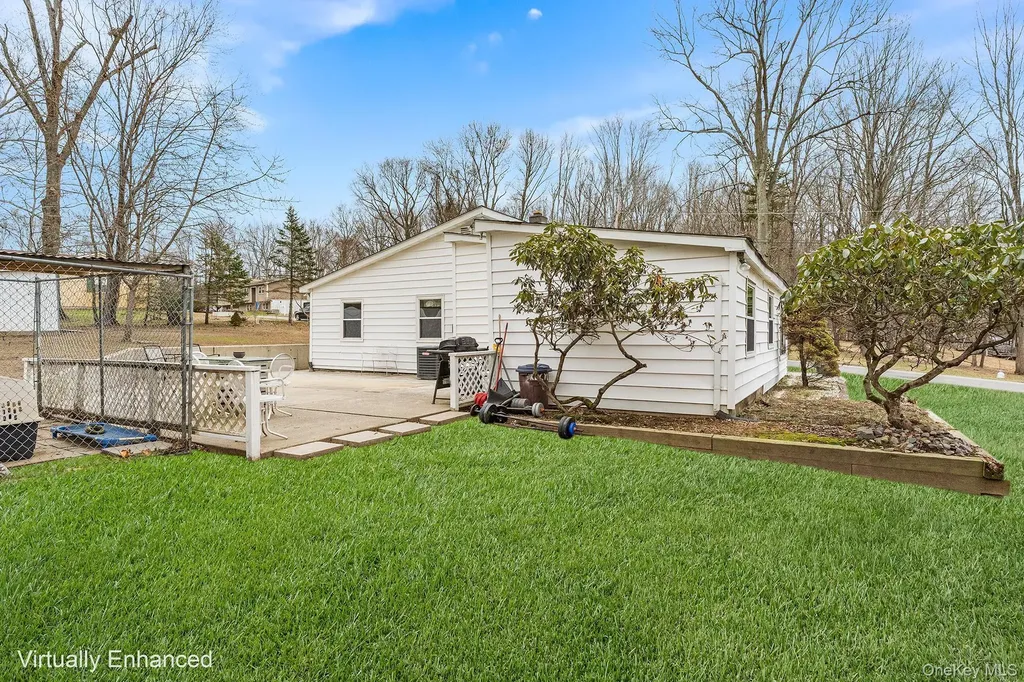 9 Hill View Road New Windsor NY 12553