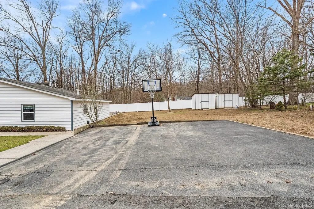 9 Hill View Road New Windsor NY 12553