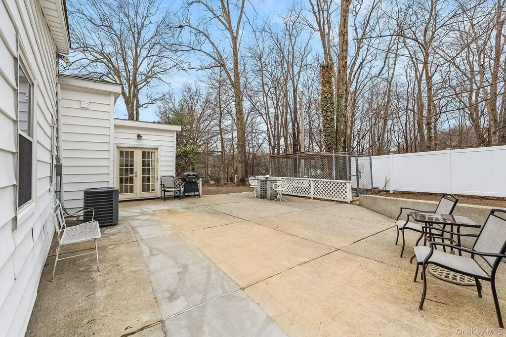 9 Hill View Road New Windsor NY 12553