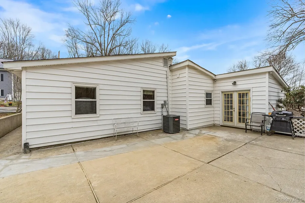 9 Hill View Road New Windsor NY 12553