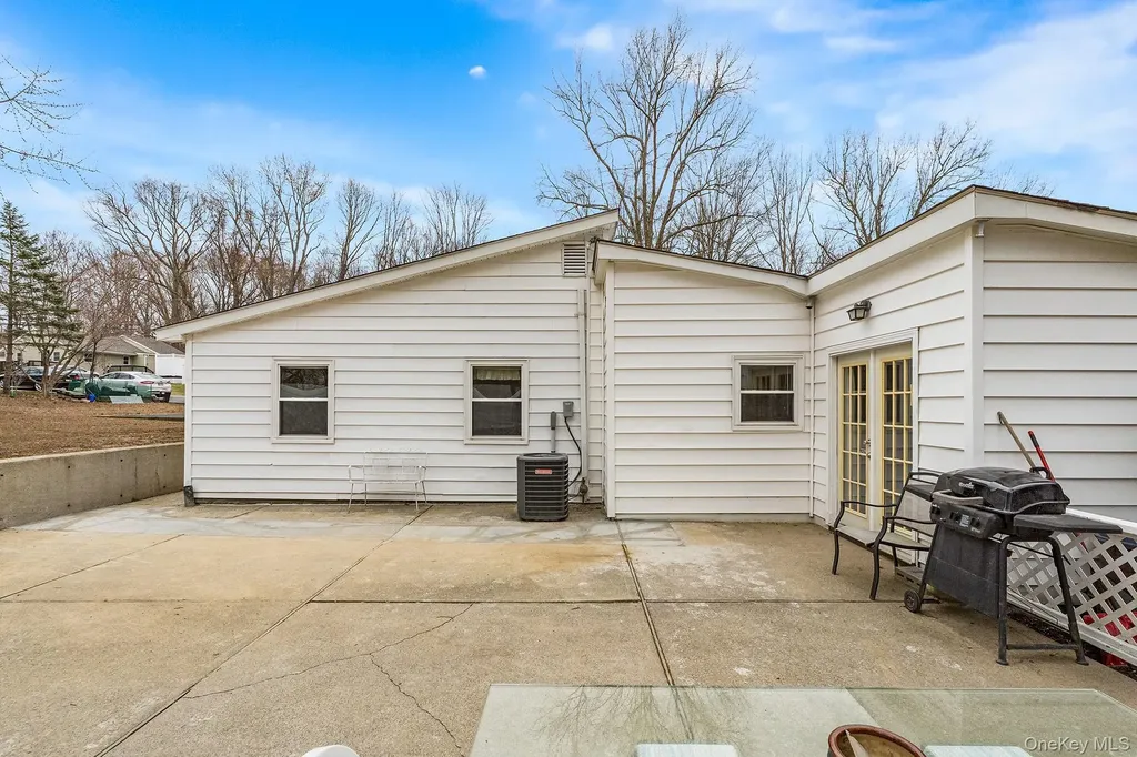 9 Hill View Road New Windsor NY 12553