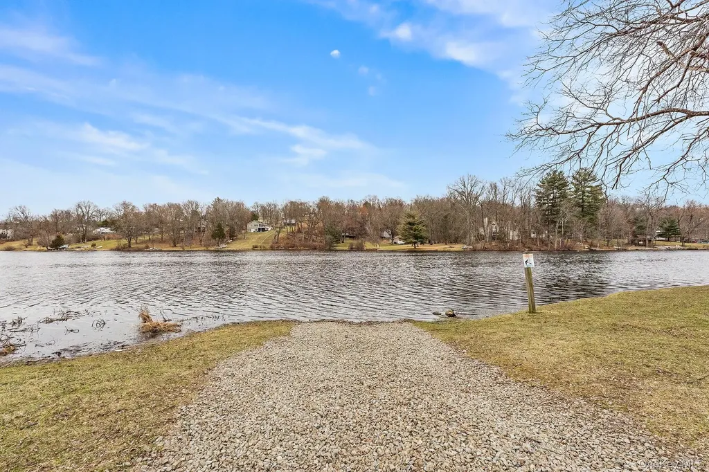 9 Hill View Road New Windsor NY 12553