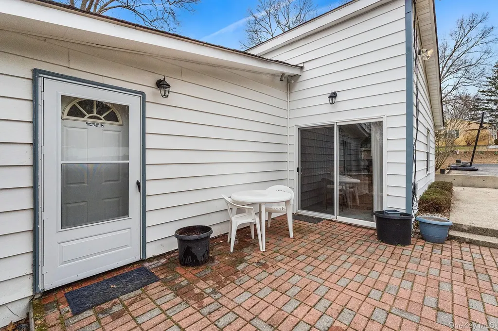 9 Hill View Road New Windsor NY 12553