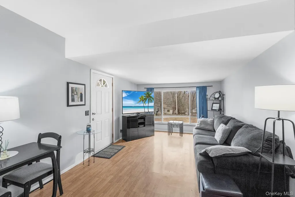 9 Hill View Road New Windsor NY 12553