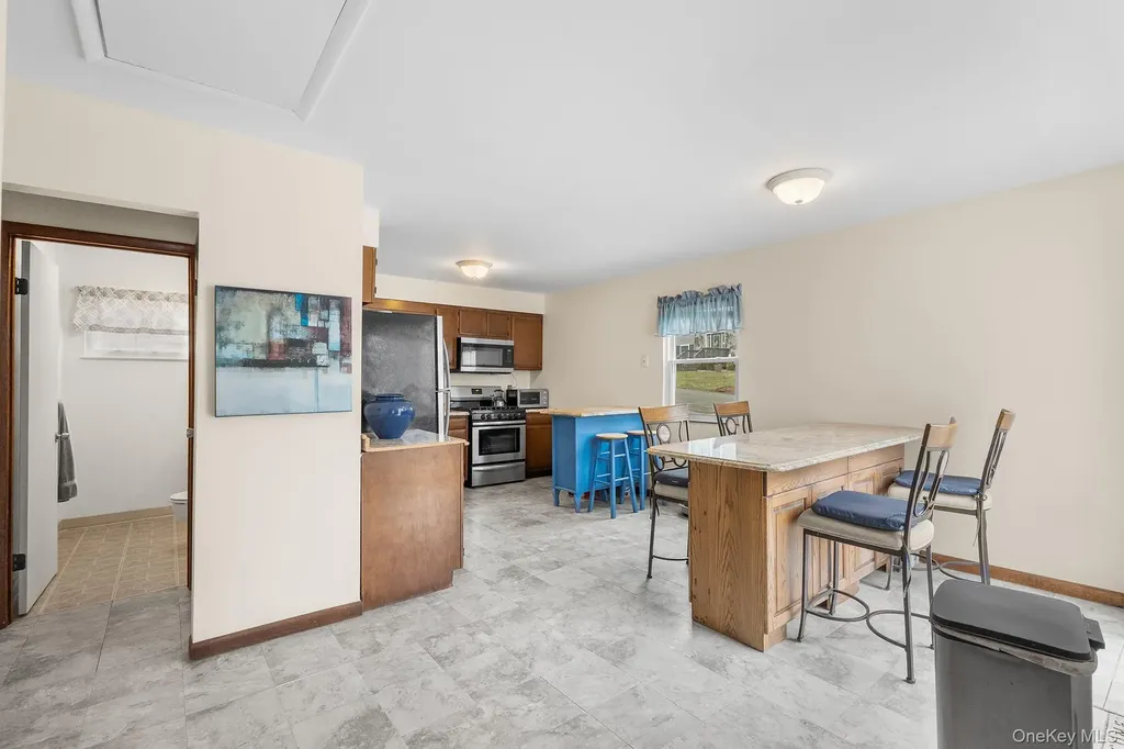 9 Hill View Road New Windsor NY 12553