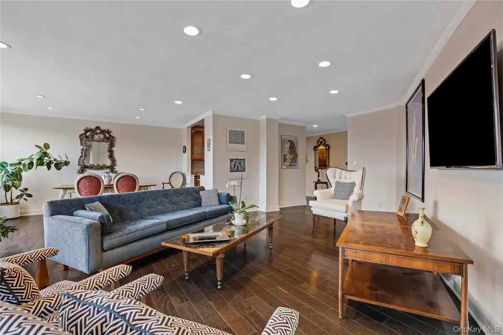 12 Old Mamaroneck Road White Plains NY 10605