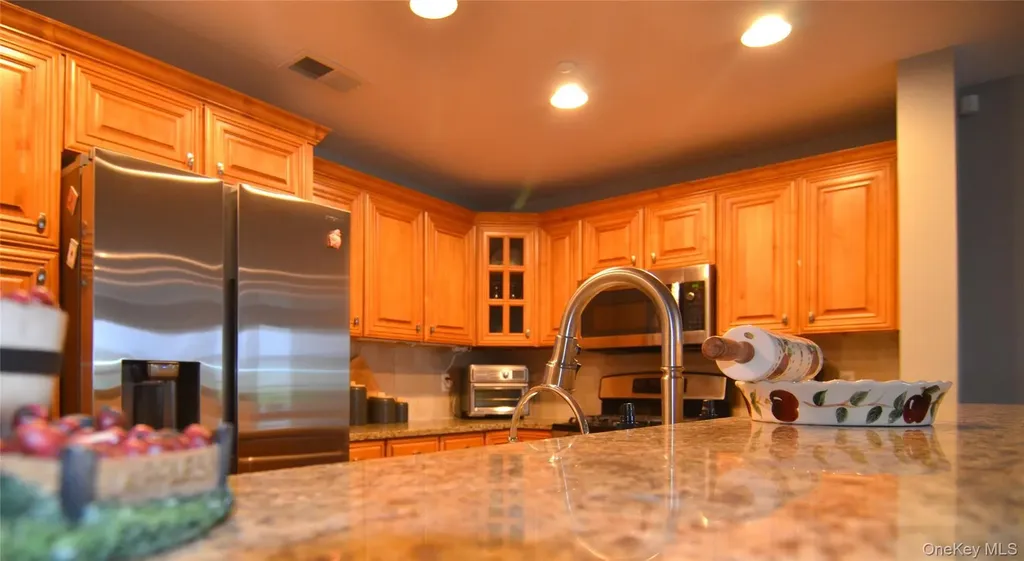 1308 Round Pointe Drive Haverstraw NY 10927