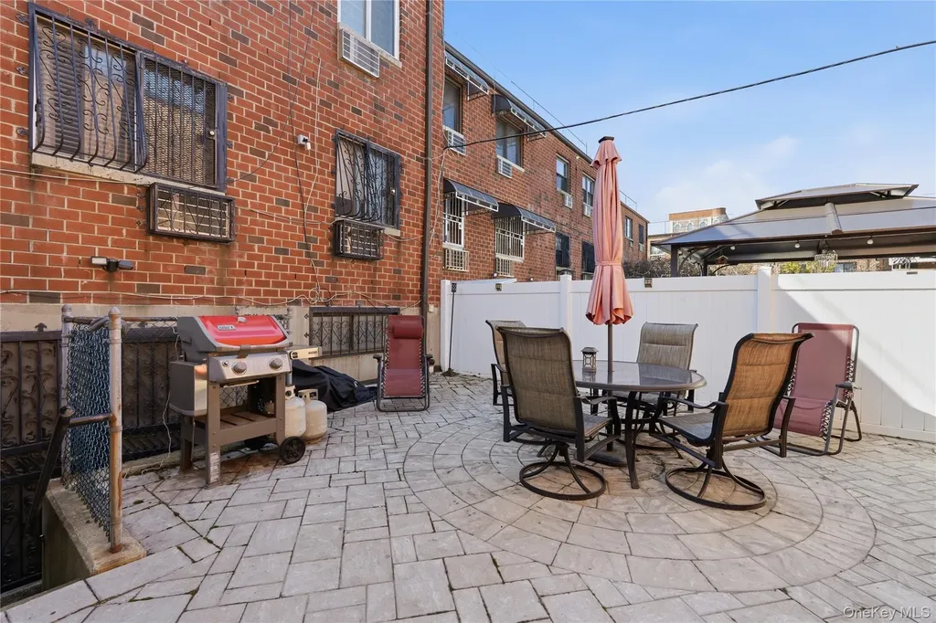 863 Home Street Bronx NY 10459