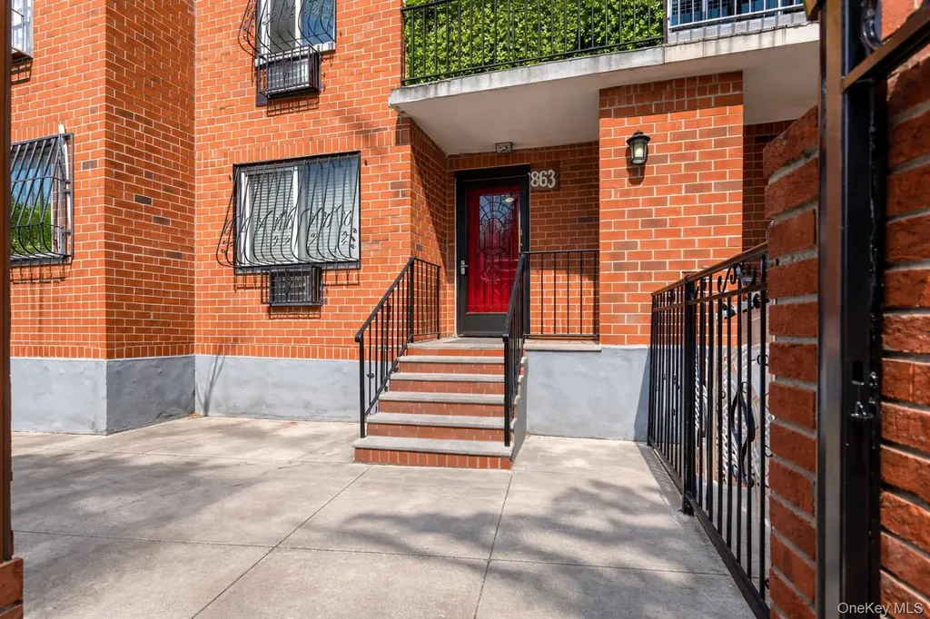 863 Home Street Bronx NY 10459