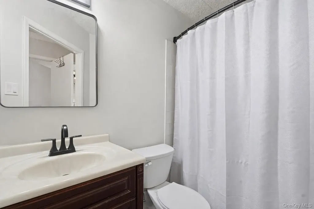 863 Home Street Bronx NY 10459