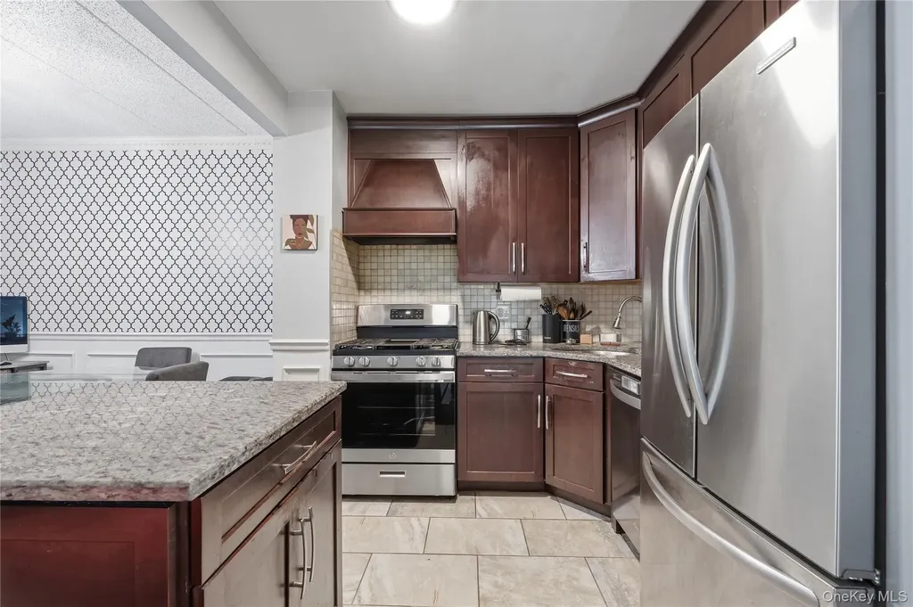 863 Home Street Bronx NY 10459