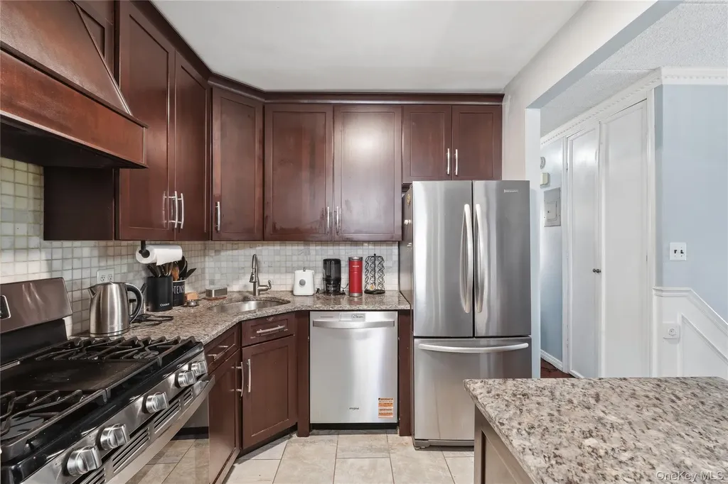 863 Home Street Bronx NY 10459