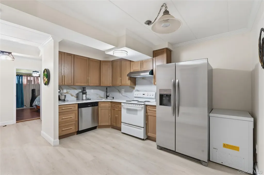 863 Home Street Bronx NY 10459