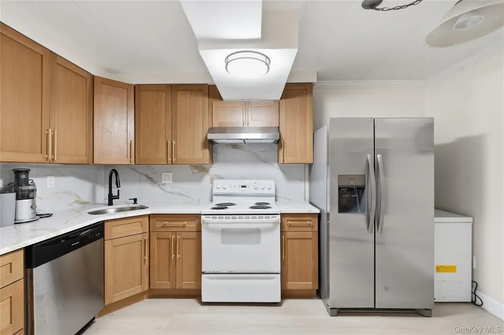 863 Home Street Bronx NY 10459