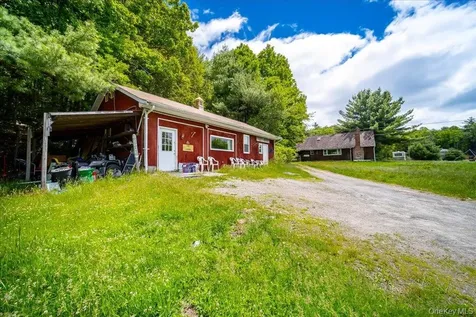 101 Red Star Road Greenfield Park NY 12435