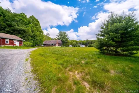 101 Red Star Road Greenfield Park NY 12435