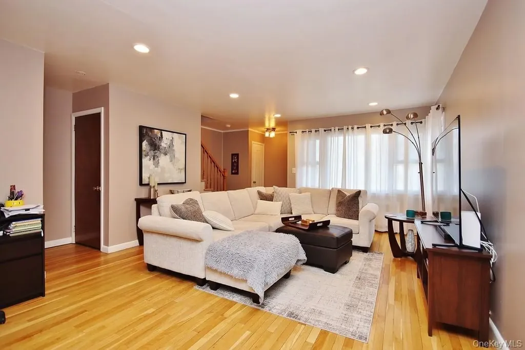 423 Parkview Avenue Yonkers NY 10710